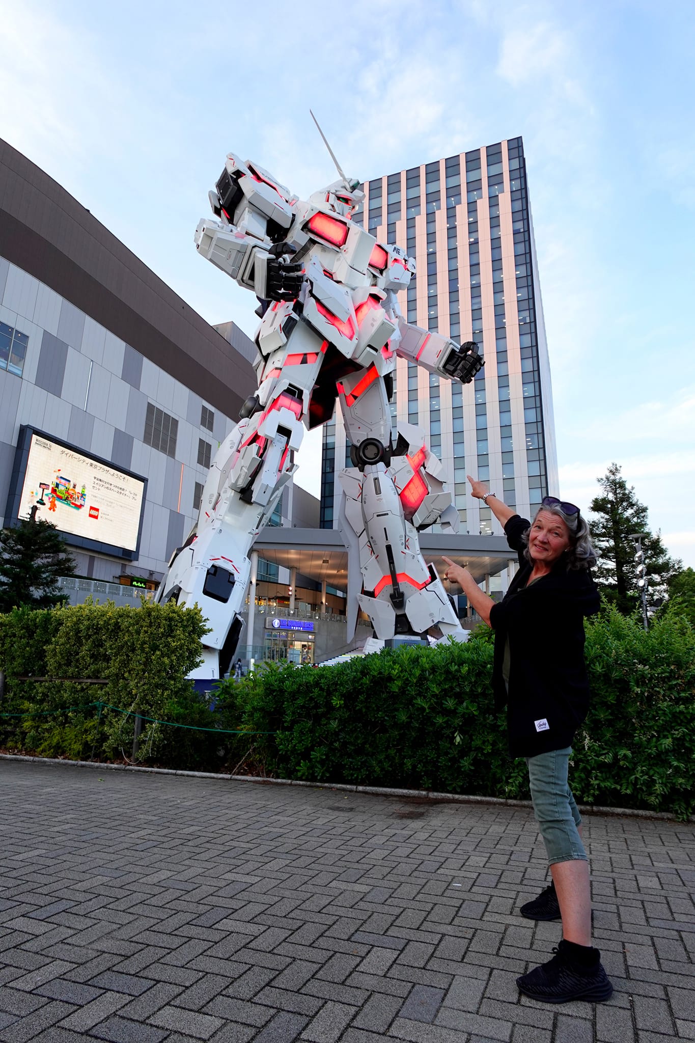 Gundam-staty