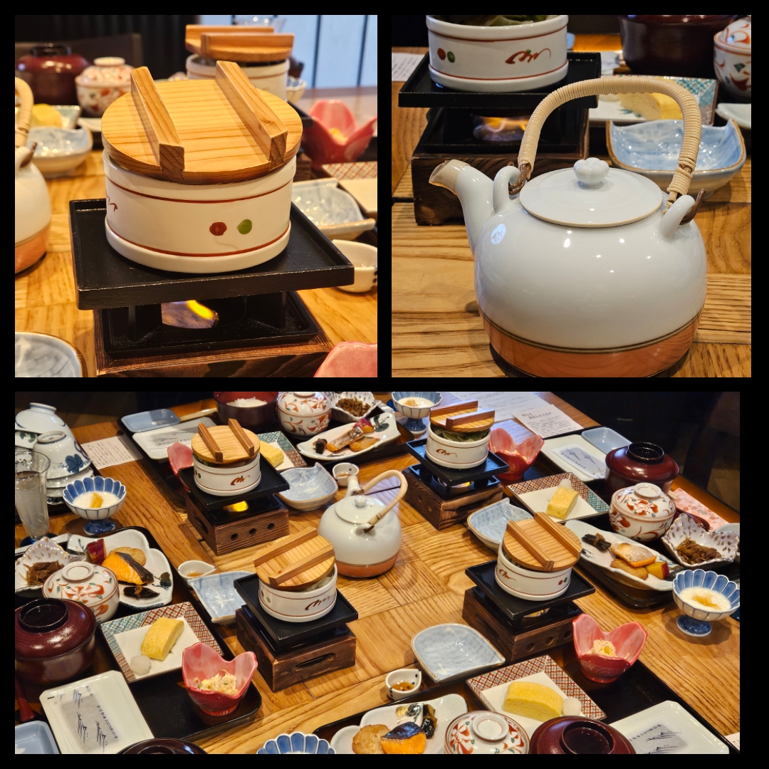 Traditionell japansk frukost på ryokan