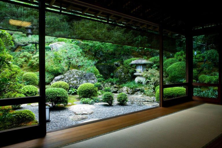 Moderna poddar i japanskt kapselhotell