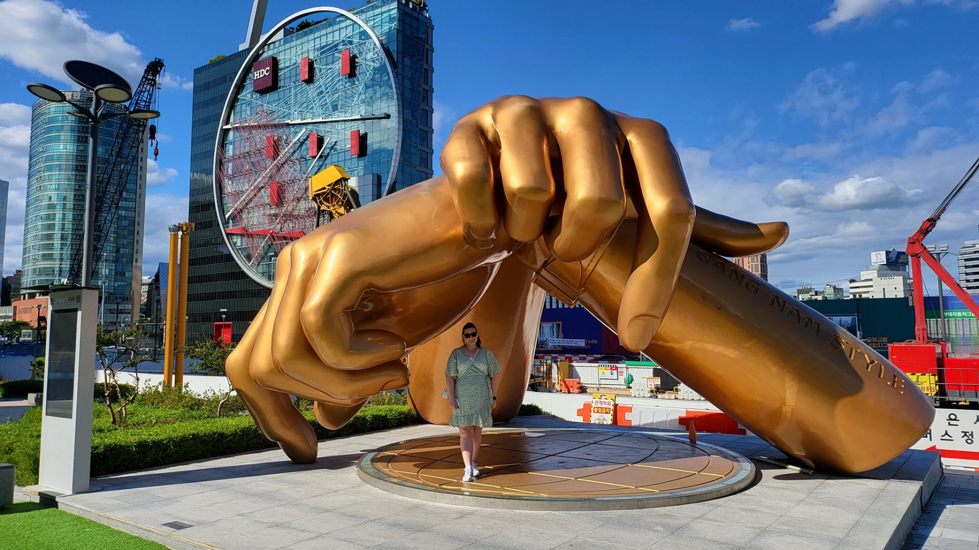 Gangnam Style Sculpture