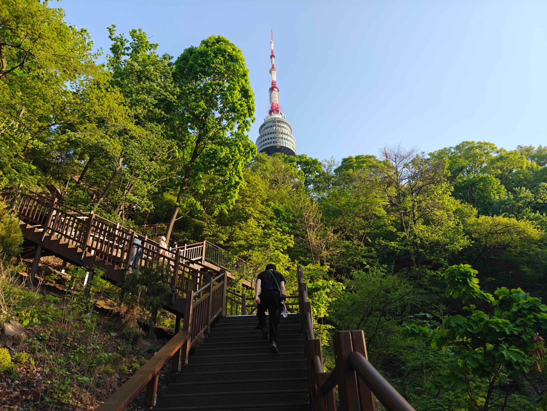 Trappa upp mot N Seoul Tower på Namsan