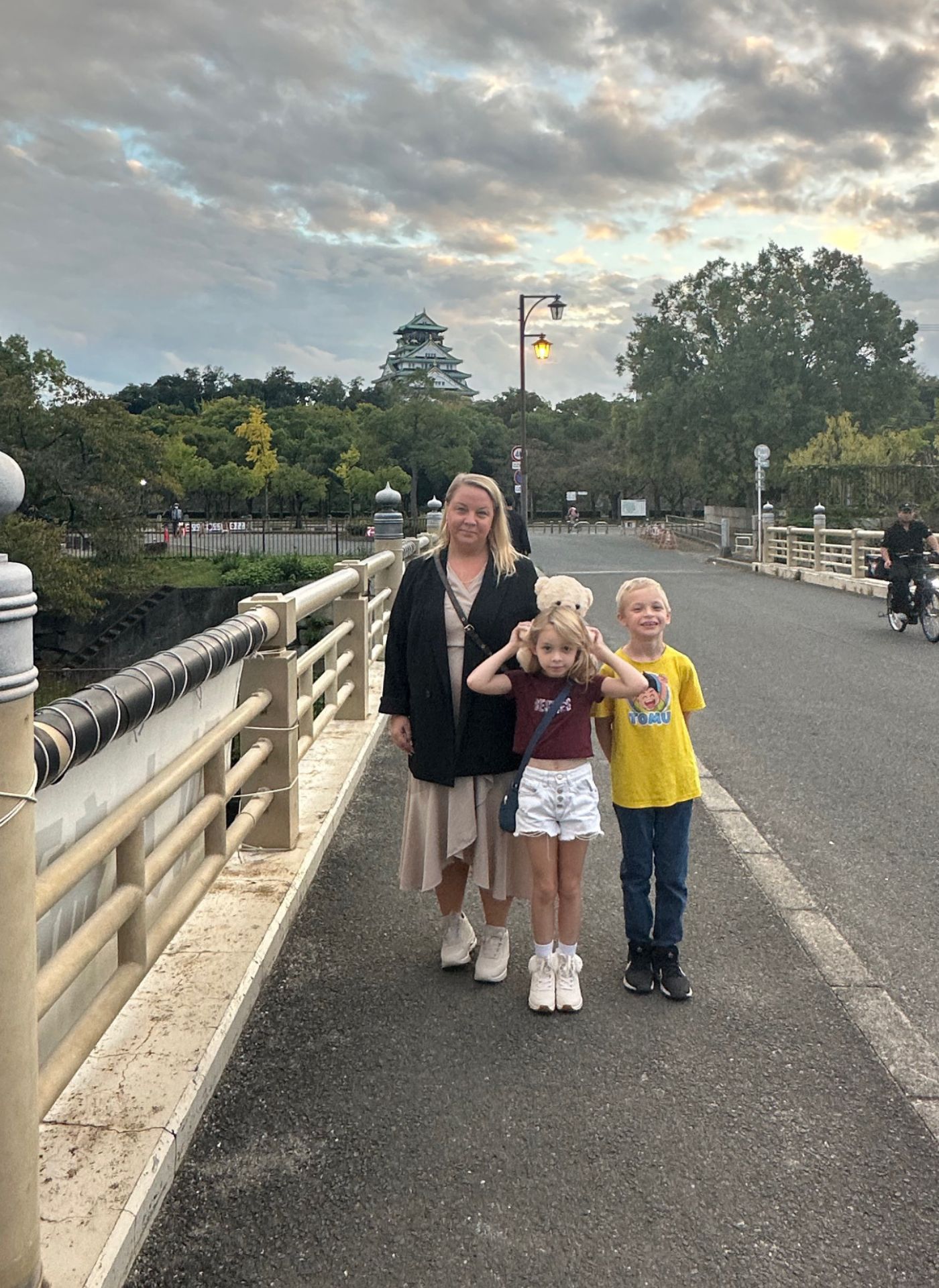 Osaka slott med familjen